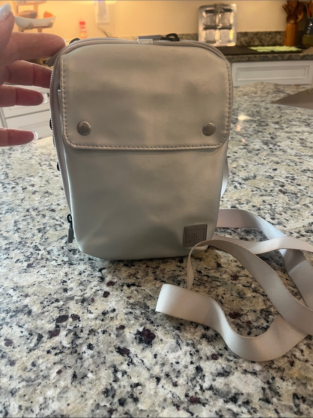IHKWIP silver cross body bag